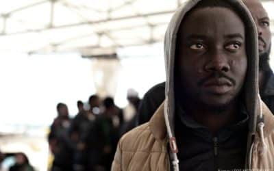 Itálie odmítá nést tíhu migrace sama. Šéf diplomacie chce prosadit trvalý mechanismus přerozdělování uprchlíků.