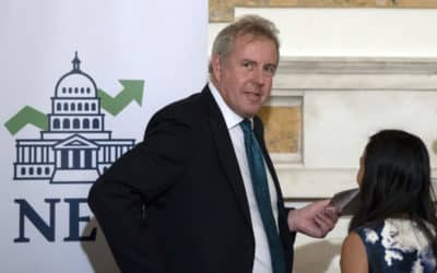 Britský veľvyslanec v USA, ktorý kritizoval Trumpa, odstúpil z funkcie.