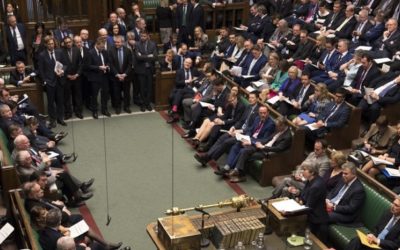 Britskí poslanci zaviedli v Severnom Írsku homosexuálne manželstvá a interrupcie.