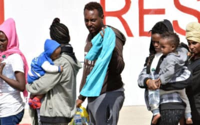 Taliansko-slovinské hliadky na hraniciach chcú zastaviť prísun migrantov.