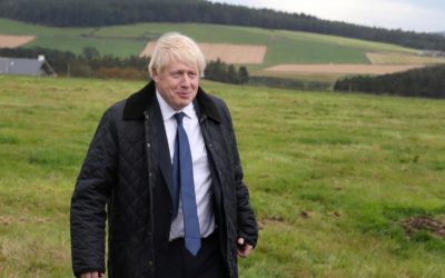 Poslanci chtějí Johnsona donutit dodržet zákon proti tvrdému brexitu. Předčasné volby nejspíš odmítnou.