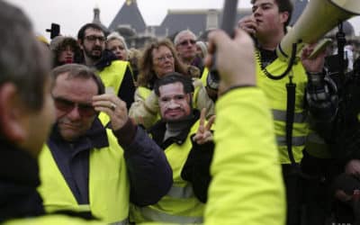 Vyše 7000 policajtov je v Paríži pripravených čeliť žltým vestám.