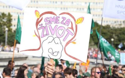 ONLINE: Bratislavou sa pochoduje Za život.