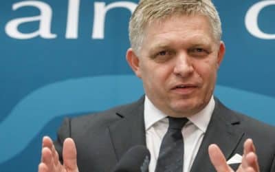 Začína vojnu s bankami? Fico plánuje zdvojnásobiť odvod pre budúci rok: „Zdierajú ľudí nehoráznymi poplatkami“.