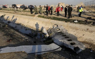 Irán k vyšetrovaniu pádu lietadla prizval expertov z iných krajín.