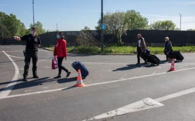 Pendleri už nepotrebujú test, podmienky uvoľnili aj opatrovateľkám.