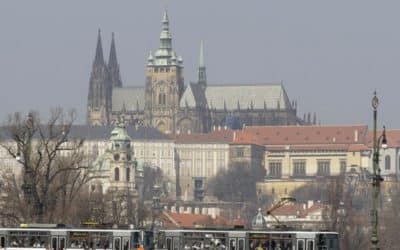 Kauza ruského agenta má zrejme dohru. Vyhrážky adresované zamestnancovi ruskej ambasády v Česku musí riešiť polícia.