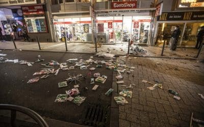 V Stuttgarte zúrila vojna migrantov proti Nemecku. Teraz klame mainstream i politici.