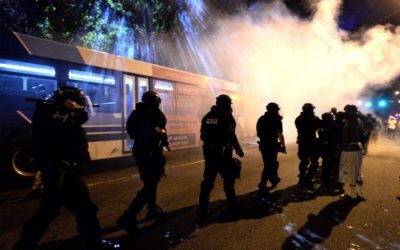 Kalifornia odporučila uzavretie štátnych budov v centrách miest.