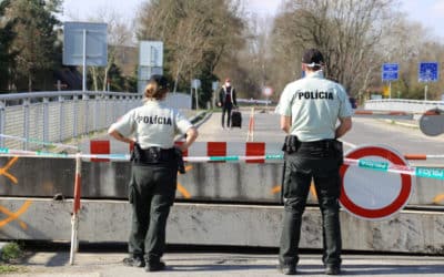 Koronavírus: Na Slovensku bude zákaz vychádzania.