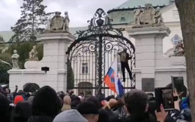Obrovský protivládny protest sa konal napriek zákazu.