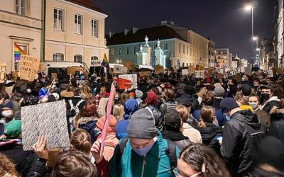 Už jsme byly slušné dost! Demonstrace koronaviru navzdory.