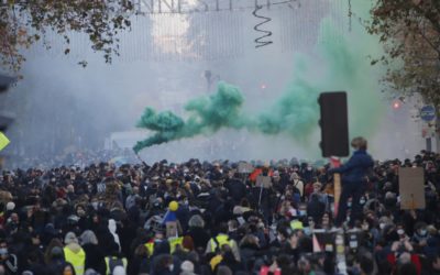 Francouzi protestují proti zákonu o bezpečnosti, obávají se narušení svobody tisku.