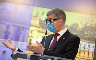 Jedlo v reštaurácii, tréning vo fitku. Česi uvoľňujú opatrenia.
