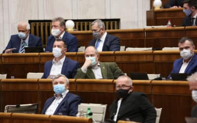 Šeliga z rokovacej sály vykázal poslancov ĽSNS.