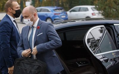 Naď naznačil, že na protivládnych protestoch využijú aj Vojenskú políciu. Bývalí premiéri podľa neho burcujú ľudí, aby nedodržiavali zákon.