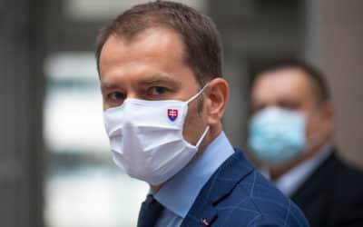 Premiér ponúkol odvetviam postihnutým koronakrízou komunitné testovanie.