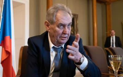 Zeman: Trump by to mal vzdať, je trápny.