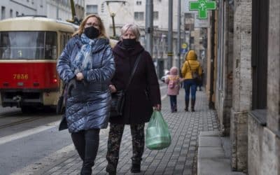 Je to stále horšie. Navrhnú sprísňovanie aj zákaz vychádzania.