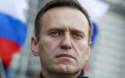 Napálený ruský agent prozradil Navalnému, jak byl otráven, píší Bellingcat a CNN.