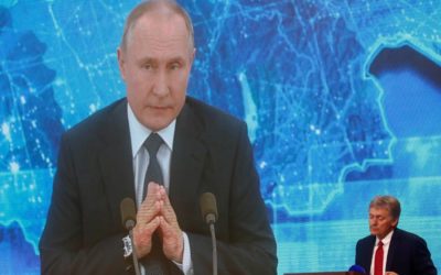 „Kdo ho potřebuje?“ Putin na výroční tiskové konferenci odmítl obvinění z otravy Navalného.