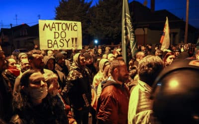 Okresný úrad v Trnave rieši protest pred domom premiéra. Účastníkom hrozí pokuta.