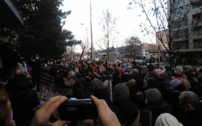 NAŽIVO: Masy ľudí, začal sa pohreb Lučanského a pietnych akcií po celom Slovensku. Saková a Pellegrini sa pohrebu nezúčastnia, vysvetlili dôvod. Prezidentka poslala vdove list.