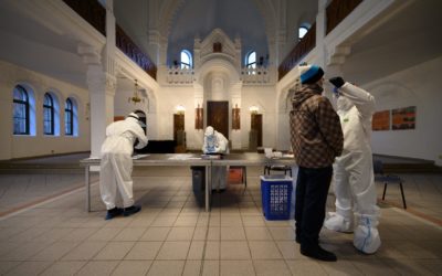 Celoplošné testovanie prebieha v Púchove, Nitre aj v Košiciach.