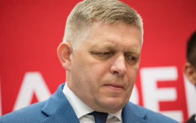 Robert Fico vypovedá na NAKA, informujú médiá.
