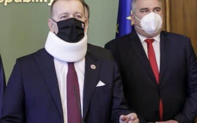 B. Kollár vyzval partnerov, aby sa nesprávali ako deti, pozval ich na stretnutie, SaS ponuku Kollára prijíma, Za ľudí sa vyjadrí po stretnutí s prezidentkou.