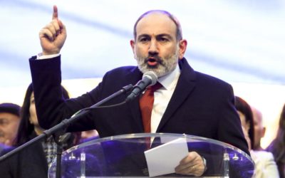 Arménský premiér ustoupil protestům. V dubnu rezignuje a uvolní cestu pro předčasné volby.