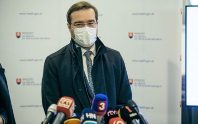 Epidemiologická situácia na Slovensku sa mierne zhoršila. Ministerstvo zdravotníctva mení očkovaciu stratégiu.