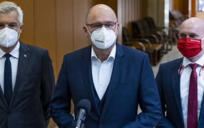 Minister školstva Branislav Gröhling a minister zahraničných vecí Ivan Korčok podávajú demisiu.