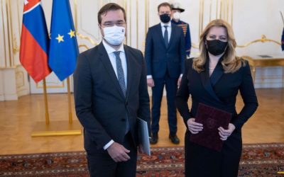 Krajčí podal demisiu, rezort dočasne povedie Heger.