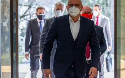 Rekonštrukcia vlády: V koalícii sa to zvrhlo na vybíjanú.