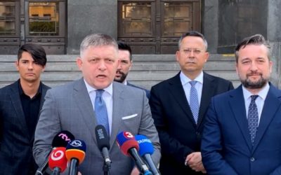 Smer-SD žiada premiéra o odvolanie Romana Mikulca, tvrdí, že chcel „zatvoriť ústa Lučanskému“. Hovorí tiež o jeho korupčnom živote. Na 1. septembra plánujú celoštátnu demonštráciu proti vláde.