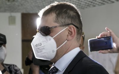 Bývalý šéf inšpekčnej služby Adrián Szabó sa priznal k obvineniam z brania úplatku.
