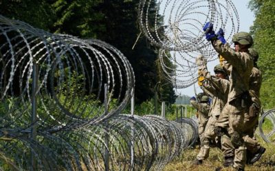 Lotyšsko vyhlásilo stav nouze, proudy migrantů z Běloruska vrací zpátky.