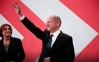 Německé volby vyhrála podle stanice ZDF sociální demokracie, podle ARD je výsledek vyrovnaný.