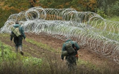 Litva a Lotyšsko začaly na hranici s Běloruskem stavět plot proti nelegální migraci.