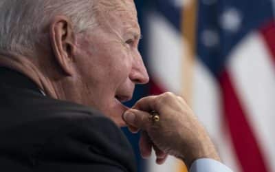 Biden naliehal na Ghaního, aby vylepšil dojem z boja s Talibanom.