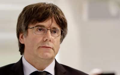 Na Sardínii zadržali bývalého katalánskeho premiéra Puigdemonta.