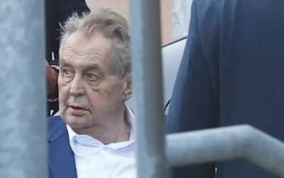 Prezident Zeman je opět v nemocnici, ve 14 hodin promluví jeho ošetřující lékař.