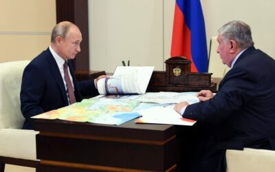 Šéf Rosnefti vysvetlil súvis medzi vysokými cenami plynu a „molekulami slobody“ v americkom palive.
