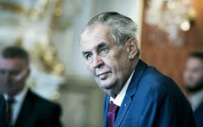 Ústavná komisia Senátu bude riešiť, či je Zeman schopný vykonávať úrad.
