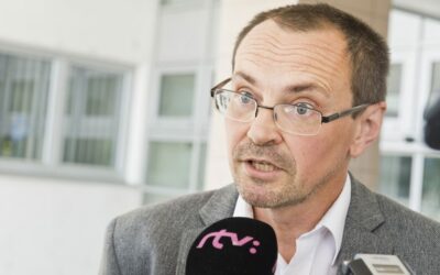 Mesík v rozhovore o očkovaní: Skutočný obraz uvidíme až v nasledujúcich rokoch. To, čo robia, je úplné zhovadenie medicíny v mene zabezpečenia odbytu pre pár farmakofiriem.