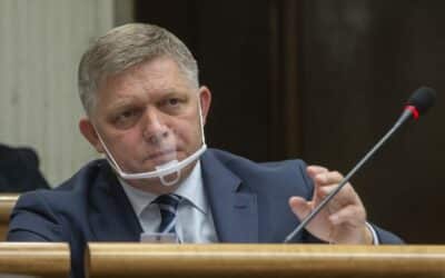 Smer-SD: Vláda rozhodla nelogicky, človek s negatívnym testom je najbezpečnejší.