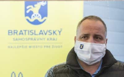 Obrovské problémy s prímestskými autobusmi v BSK. „Ako toto mohlo vyhrať?!“ Ľudia na internete vyzývajú župana Drobu na odstúpenie.