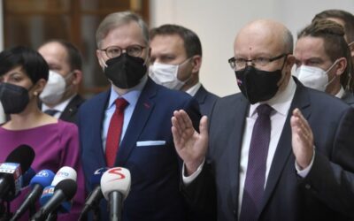 Budoucí vláda odmítá povinné očkování a zavírání škol. Důraz dává na PCR testy a rychlejší trasování.