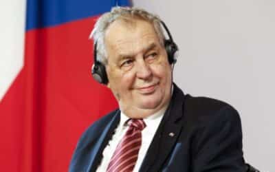 Zeman počas debaty s lídrami V4 podporil povinné očkovanie.